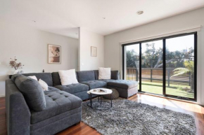 'The Leon' A Family Friendly Coastal Abode